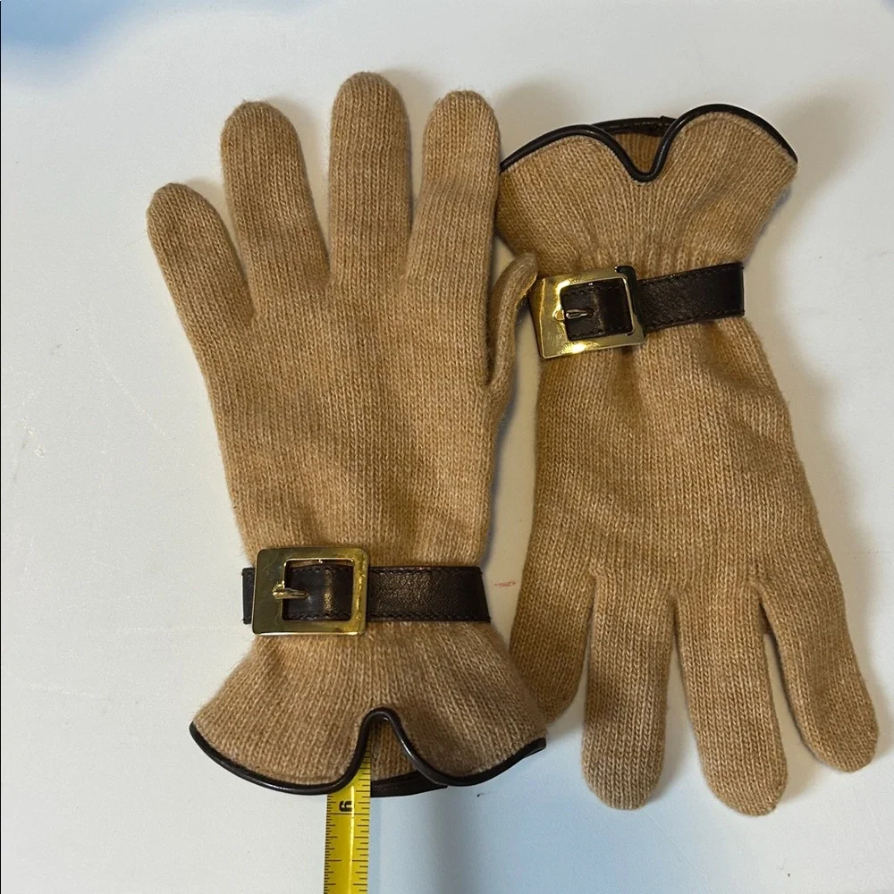 camel-colored knit wool gloves a feminine design decorative one size